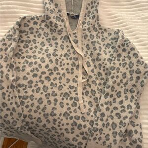 Denver Hayes Gray Leopard Print Sweater